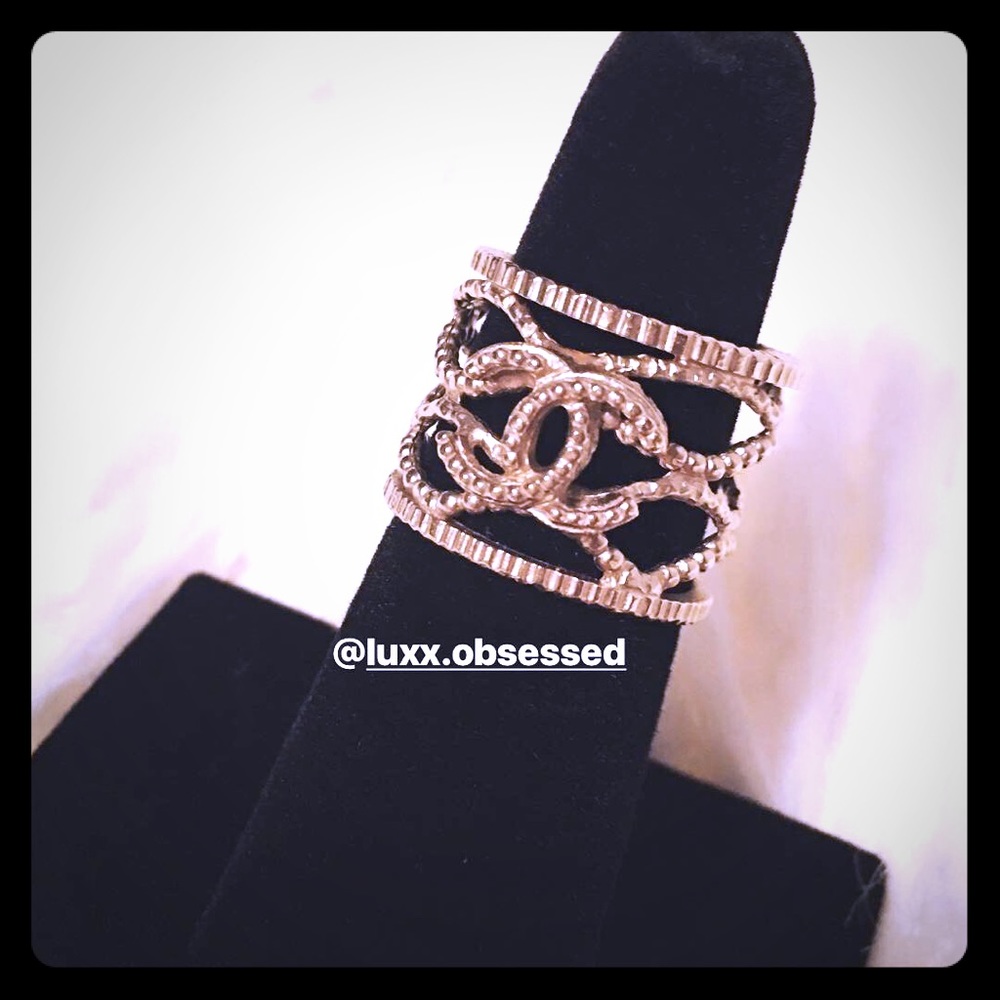 ❌SOLD❌ BNIB CHANEL Classic Gold Ring